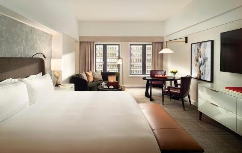 Premier Deluxe King Room Accessible - Hearing and Vision Accessible