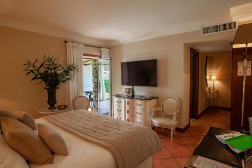 Room, Terrace