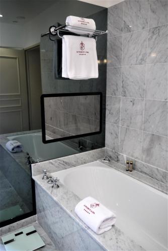 Grand Prestige Suite
