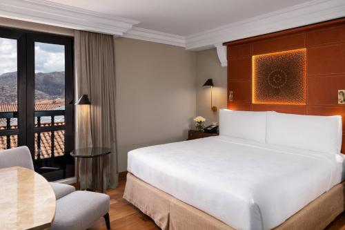 Deluxe Room - 1 King Bed