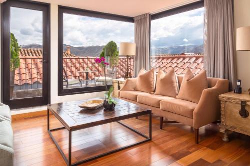 Imperial One-Bedroom King Suite with City View