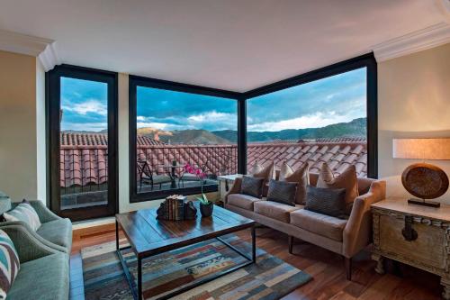Imperial One-Bedroom King Suite with City View