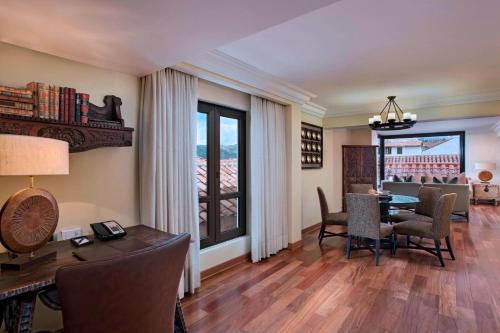 Imperial One-Bedroom King Suite with City View