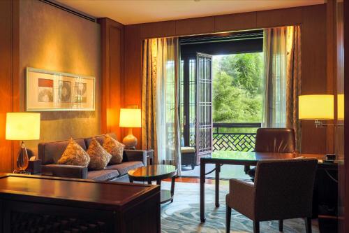 Premier Garden View King Room