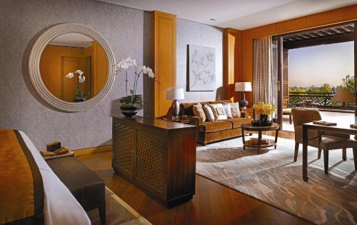 Premier Garden View King Room