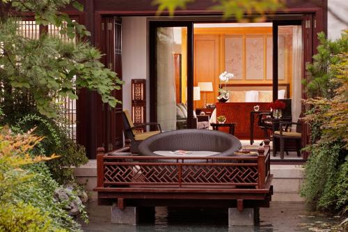 Garden Terrace King Room