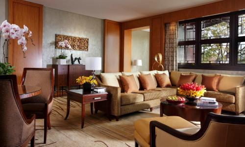 Lotus Suite