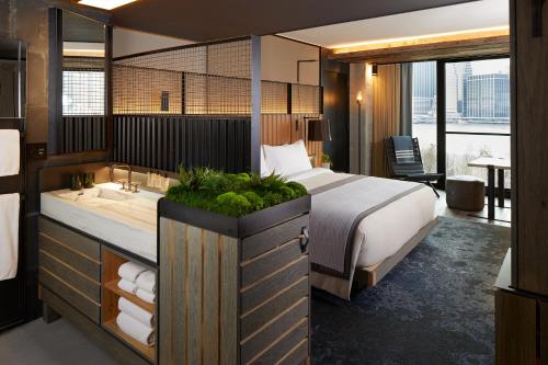 Superior King Room 