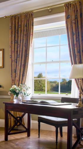 Manor State Room