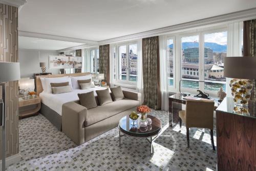 Deluxe River View King Room