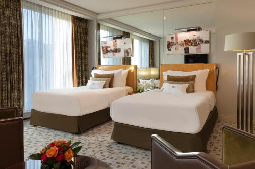 Deluxe River View Twin Room