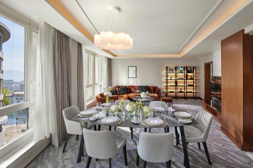 River View Corner Suite King