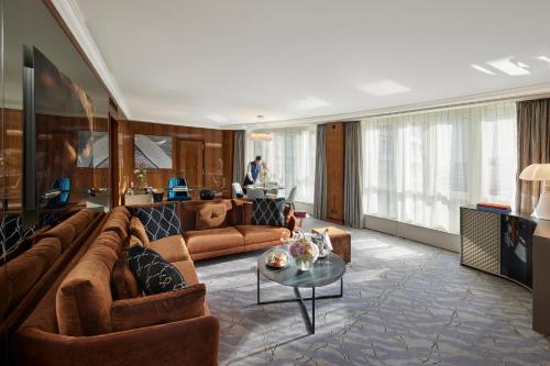 River View Corner Suite King