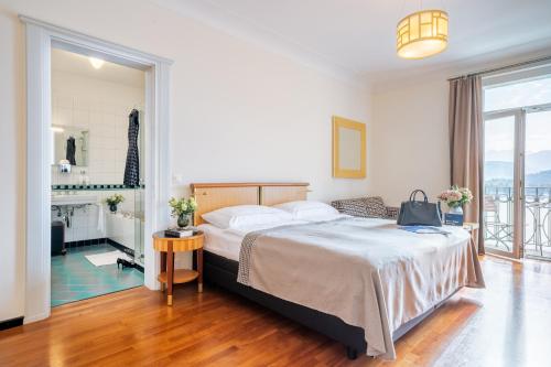 Double Room with Lake View