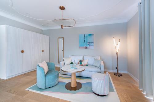 Deluxe Junior Suite Lake View 