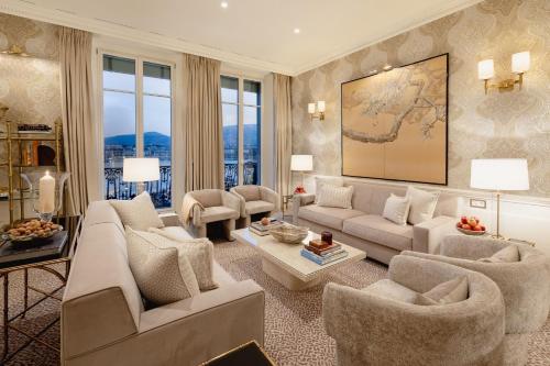 Presidential Suite with Lake View