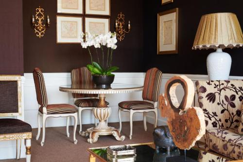 Junior Suite with Lake View