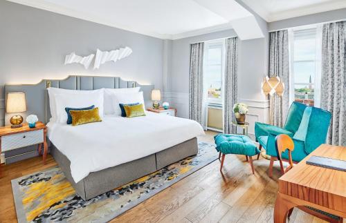Deluxe King Room