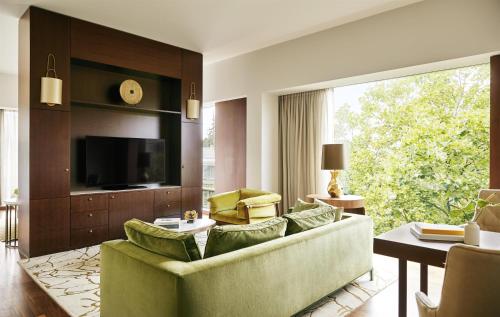 Park Corner Suite