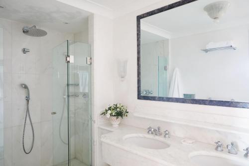 Deluxe Double Room with Balcony or Terrace and Sea View