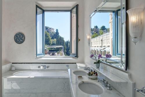 Deluxe Junior Suite with Balcony or Terrace and Sea View