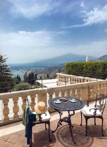 Premium Junior Suite with Terrace and Sea View