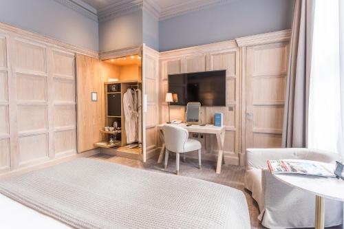 Director Double or Twin Room