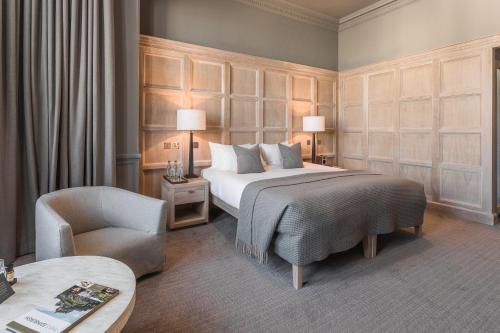 Director Twin or Double Room City View