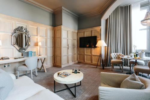 Feature Twin or Double Room City View