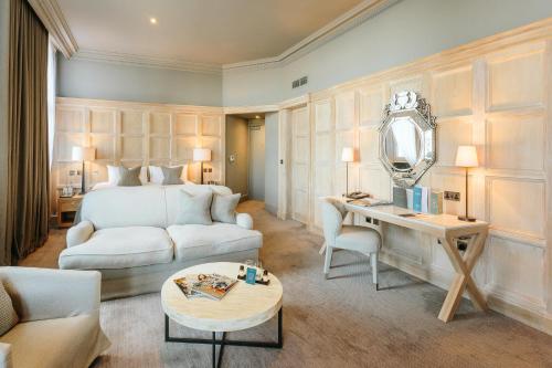 Feature Twin or Double Room City View