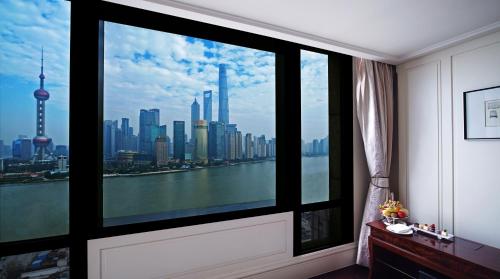 Deluxe King Room with View