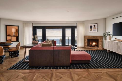 Two Bedroom Penthouse Suite with Ocean view, Fireplace and Balcony  