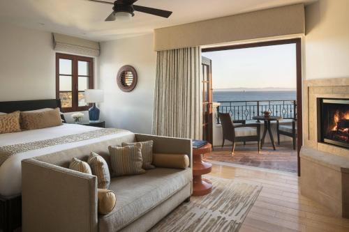 Two Bedroom Penthouse Suite with Ocean view, Fireplace and Balcony  