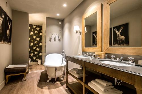 Junior Suite (2 Adults)