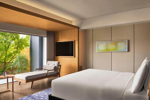 Corner Suite KITA