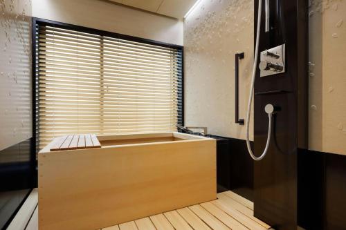 Corner Suite - Tatami