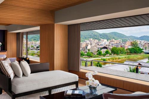 Corner Suite - Tatami