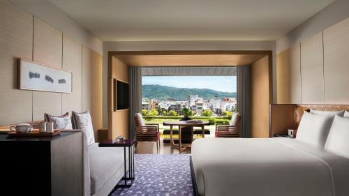 Grand Deluxe King Kamogawa River View