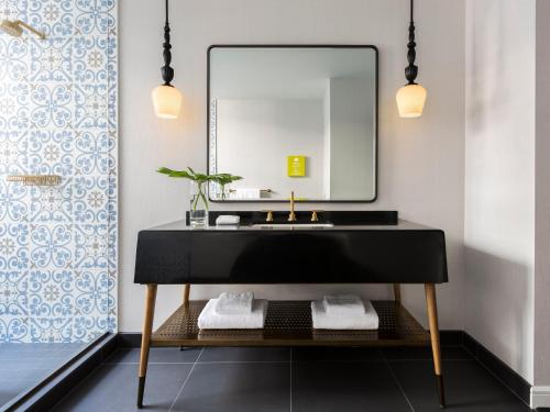 Premium King Room with Soaking Tub