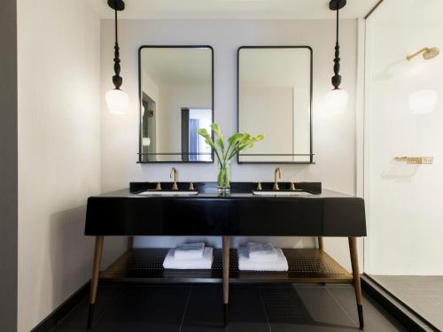 One Bedroom King Suite