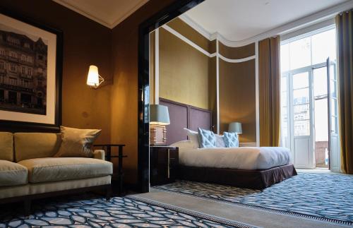 Suite with City View
