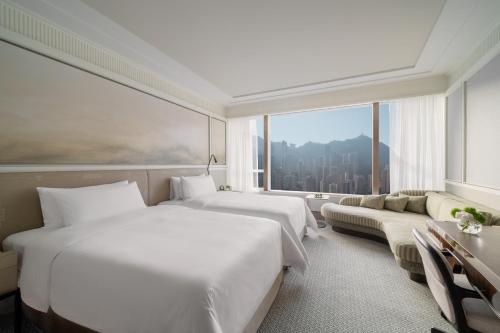 Island Shangri-La Horizon Peak View Twin Room