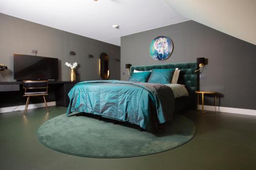 Superior King Room 