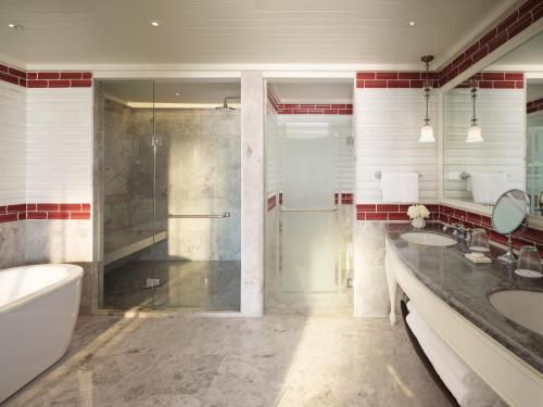 Premier Suite Twin