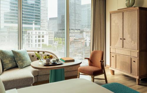 Eki Room