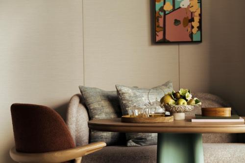 Ginza Room Two Queen