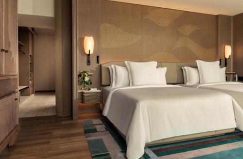 Ginza Room Two Queen