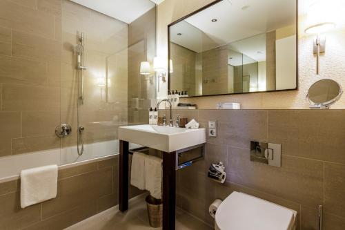 Grand Deluxe Room