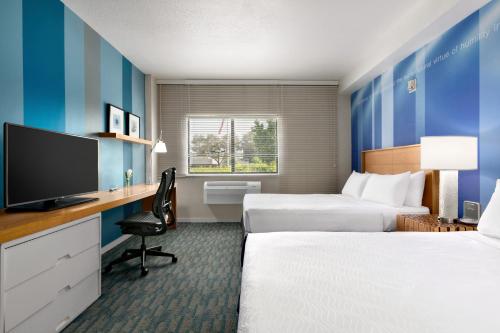 Deluxe Room Two Queens, Accessible