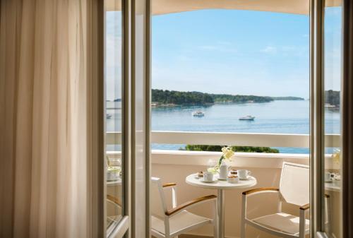 Superior Room for 2 Seaview - Hotel